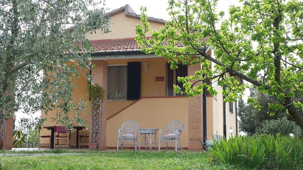 הוילה מאסה מריטימה Agriturismo Podere La Cascata מראה חיצוני תמונה