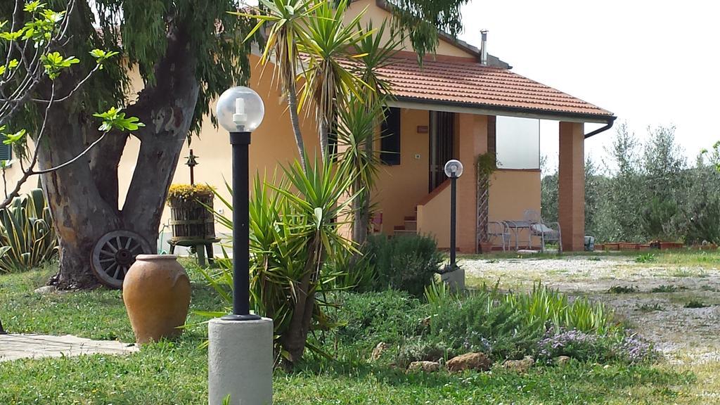 הוילה מאסה מריטימה Agriturismo Podere La Cascata מראה חיצוני תמונה