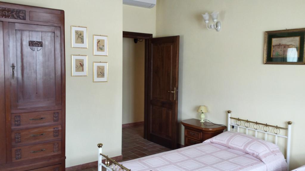הוילה מאסה מריטימה Agriturismo Podere La Cascata מראה חיצוני תמונה